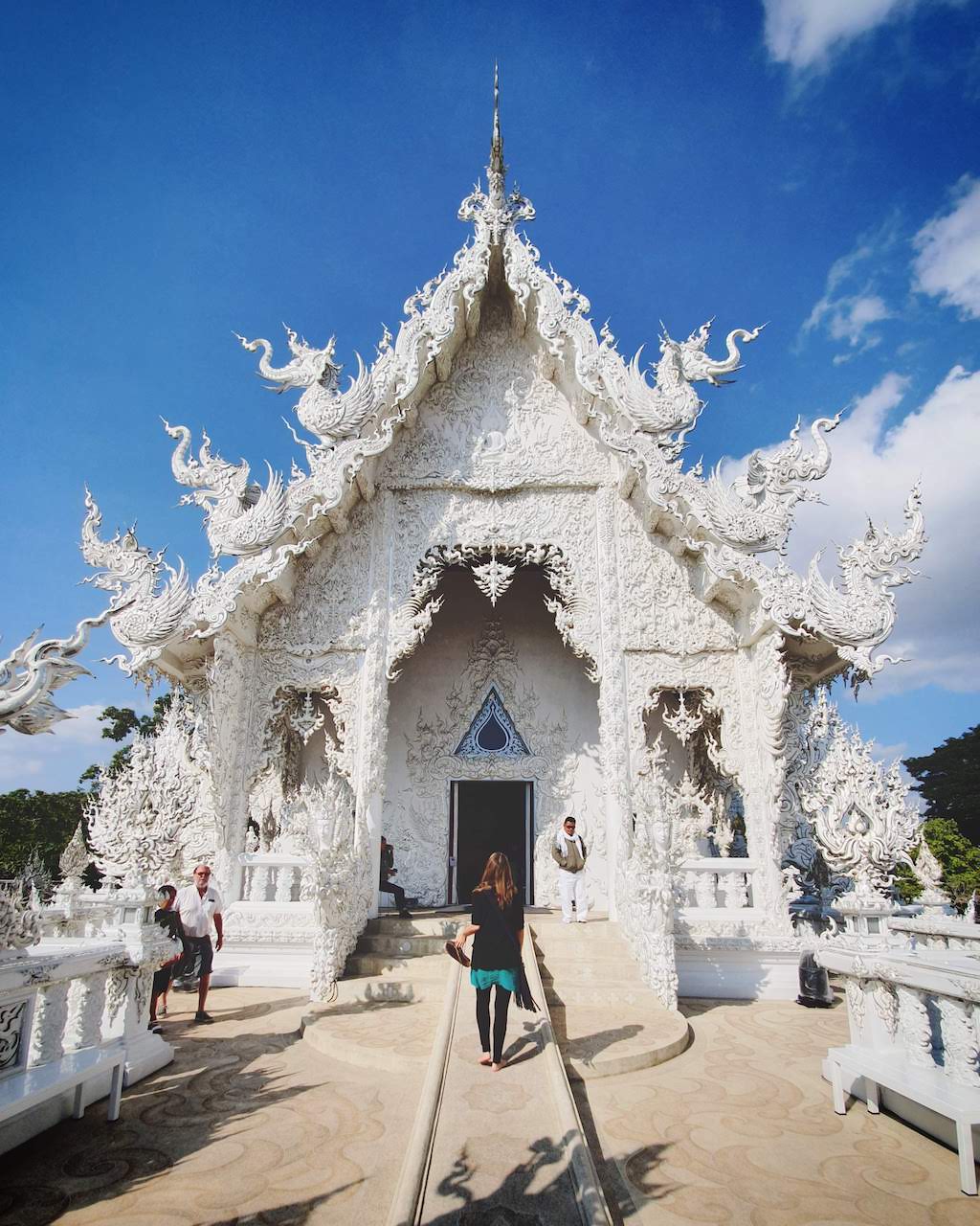 chiang rai white temple 3