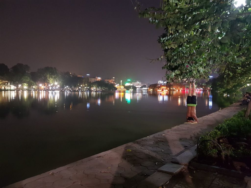 ho hian kiem at night