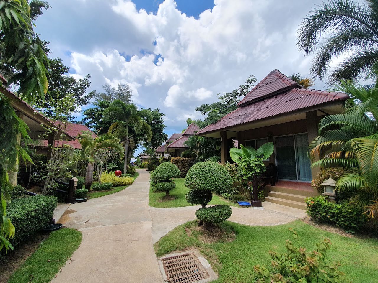 koh lanta castaway resort garden